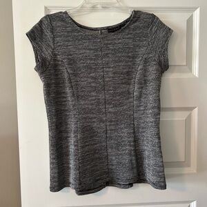 Tahari Gray Fitted Cap Sleeve T-Shirt